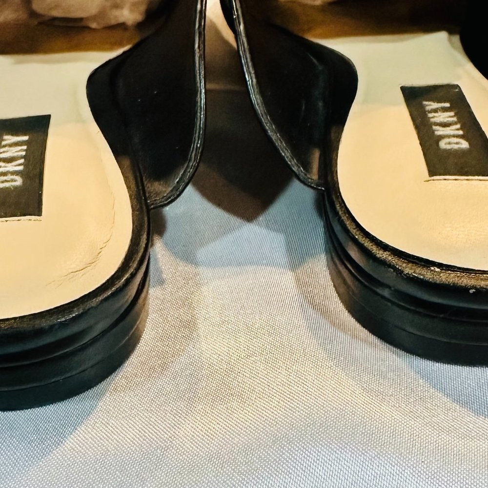 DKNY Black Leather Flat Mules with Top Knot, Size 8 - Picture 7 of 10